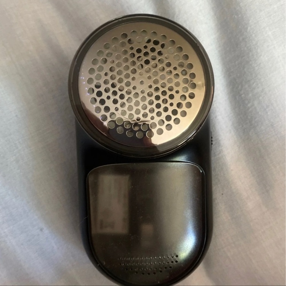 Fuzz, bead trimmer for leggings or shirts